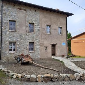 La Casa Di Lillia Ξενοδοχείο Castelnovo ne' Monti Exterior photo