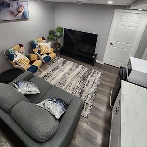 Entire Basement Suite With Private Entrance Γουίνιπεγκ Exterior photo