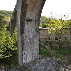 Maison Sous Le Pont Meyras Exterior photo