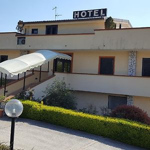 Hotel Vittoria Μπενεβέντο Exterior photo