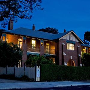 Old Parkes Convent Bed and Breakfast Exterior photo