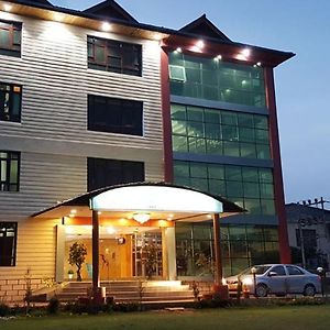 Triden Kashmir Resort Σριναγκάρ Exterior photo