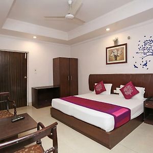 Oyo 3697 Hotel Rivieraa Rudrapur Exterior photo