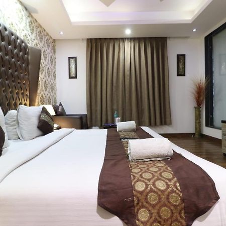 Hotel Waterfall Νέο Δελχί Εξωτερικό φωτογραφία