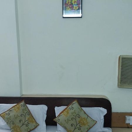 Hotel Damjis Αχμπανταμπάντ Εξωτερικό φωτογραφία