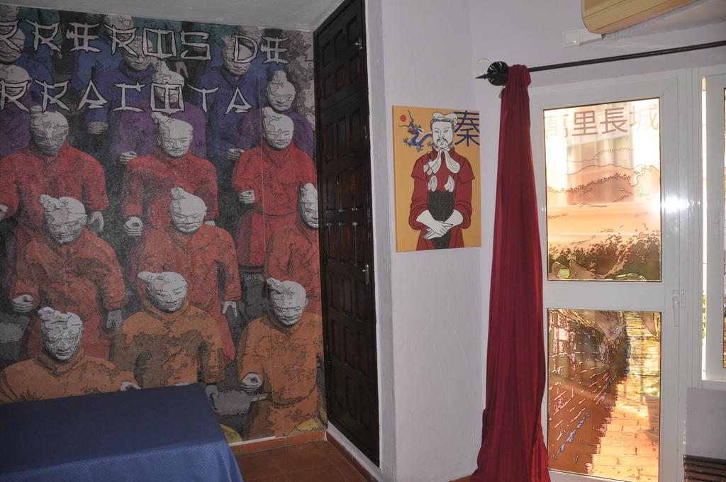 Hostal Tematico El Cid Fuengirola Δωμάτιο φωτογραφία