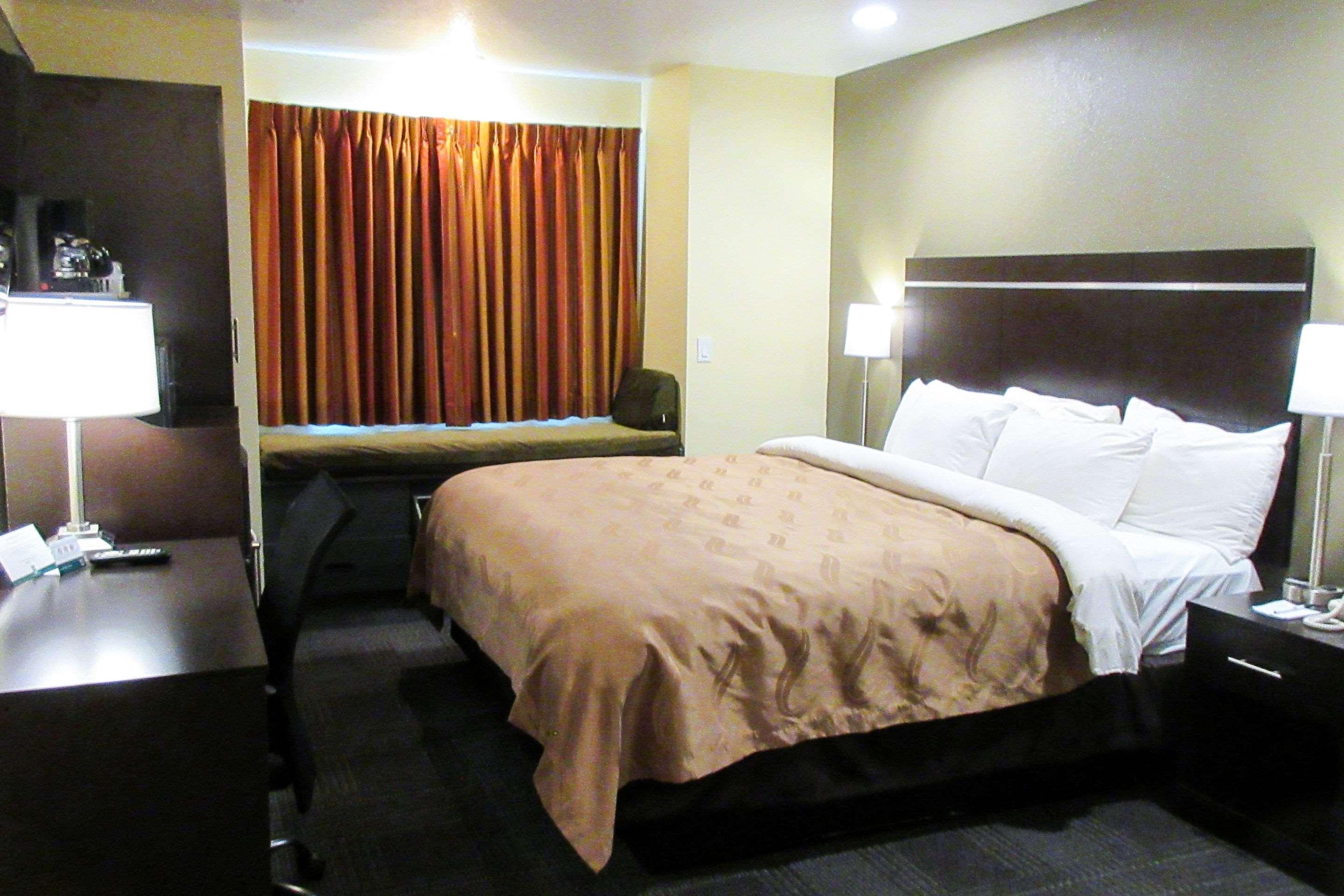 Quality Inn & Suites Near Nas Fallon Εξωτερικό φωτογραφία