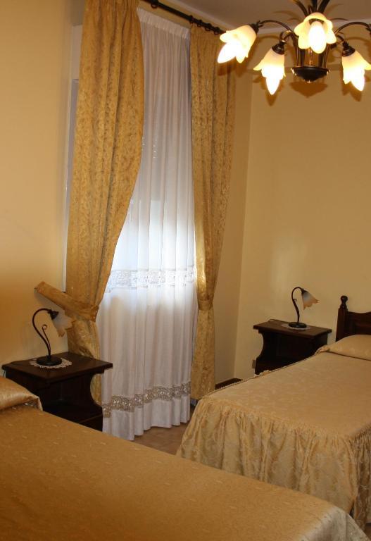 Ai Tre Parchi Bed And Bike Bed and Breakfast Randazzo Δωμάτιο φωτογραφία