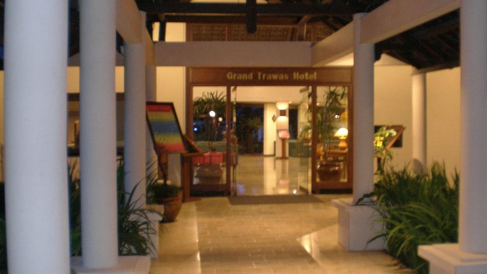 Grand Whiz Hotel Trawas Mojokerto Εξωτερικό φωτογραφία