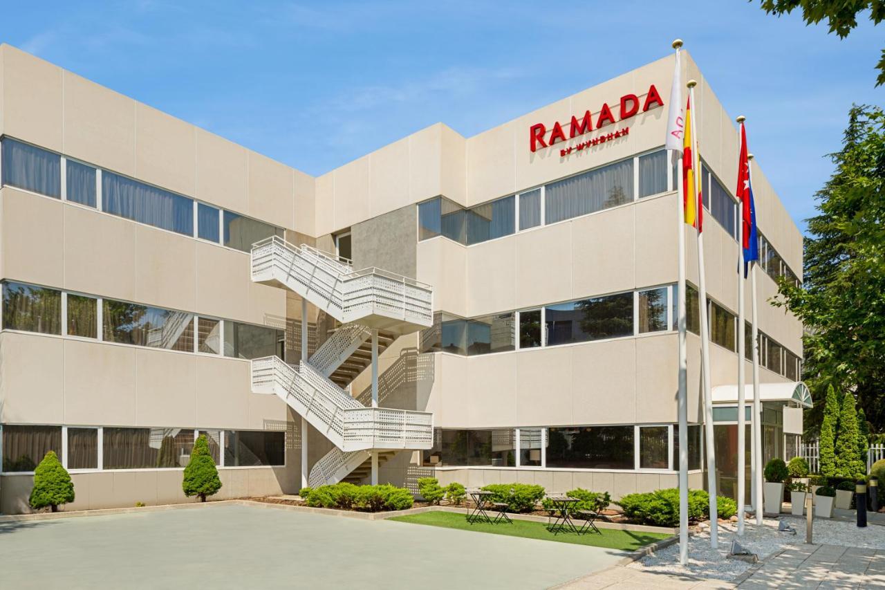 Ramada By Wyndham Madrid Tres Cantos Εξωτερικό φωτογραφία
