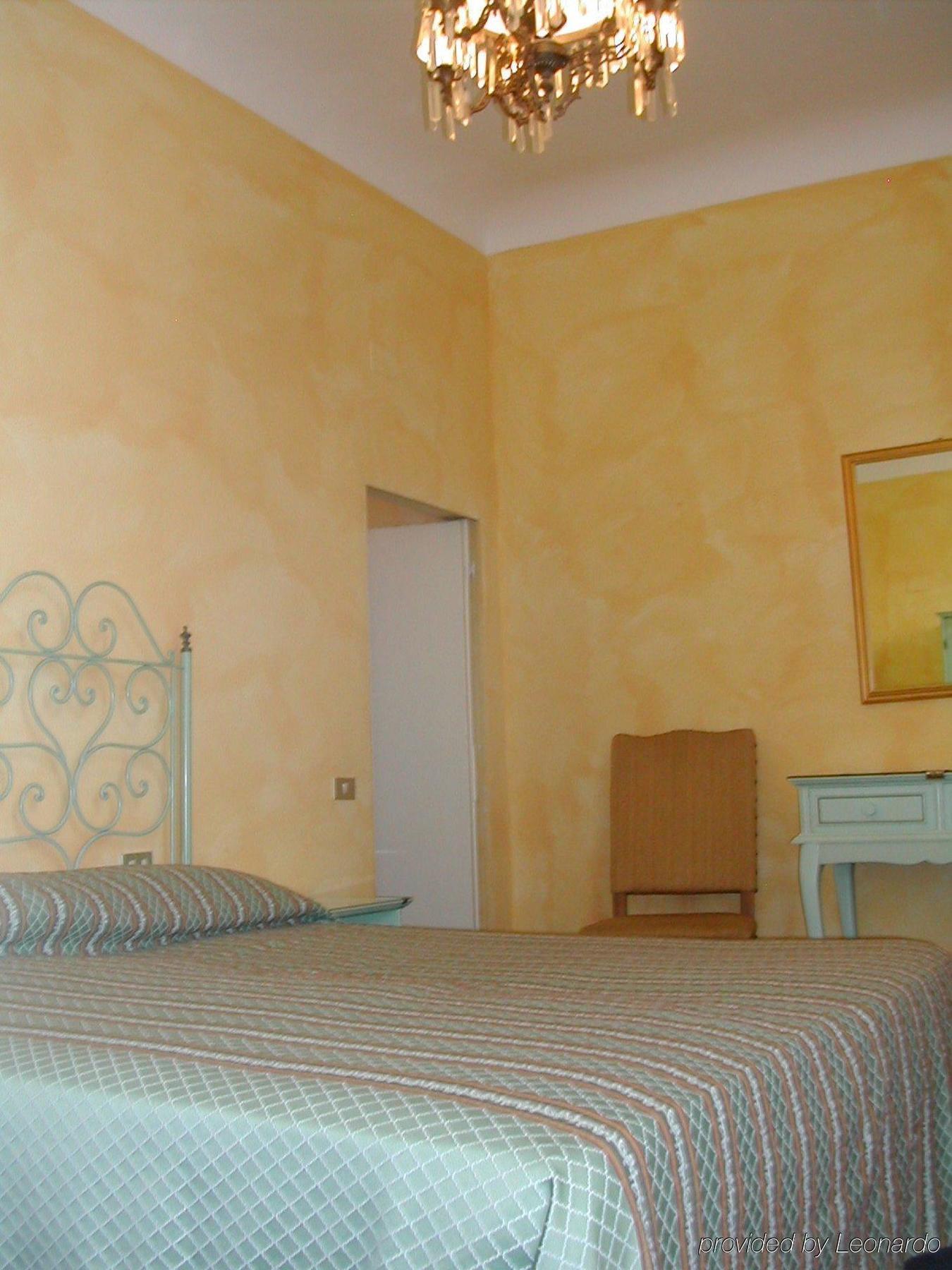 Hotel Palazzo Dal Borgo Φλωρεντία Δωμάτιο φωτογραφία