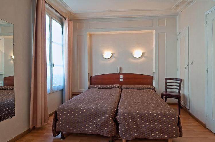 Hotel Saint Quentin Παρίσι Δωμάτιο φωτογραφία