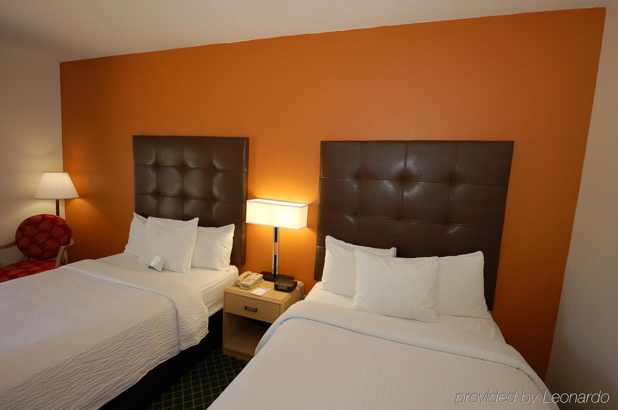 Comfort Inn & Suites North Dallas-Addison Δωμάτιο φωτογραφία