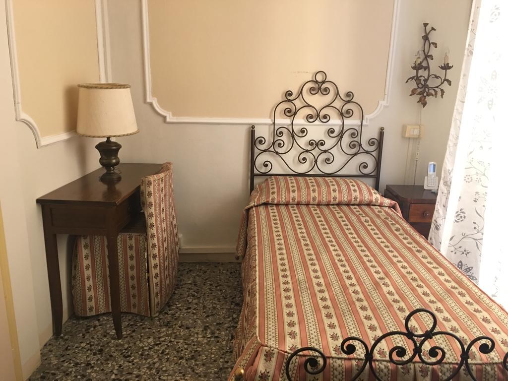 Centro Storico Pisa Bed and Breakfast Δωμάτιο φωτογραφία