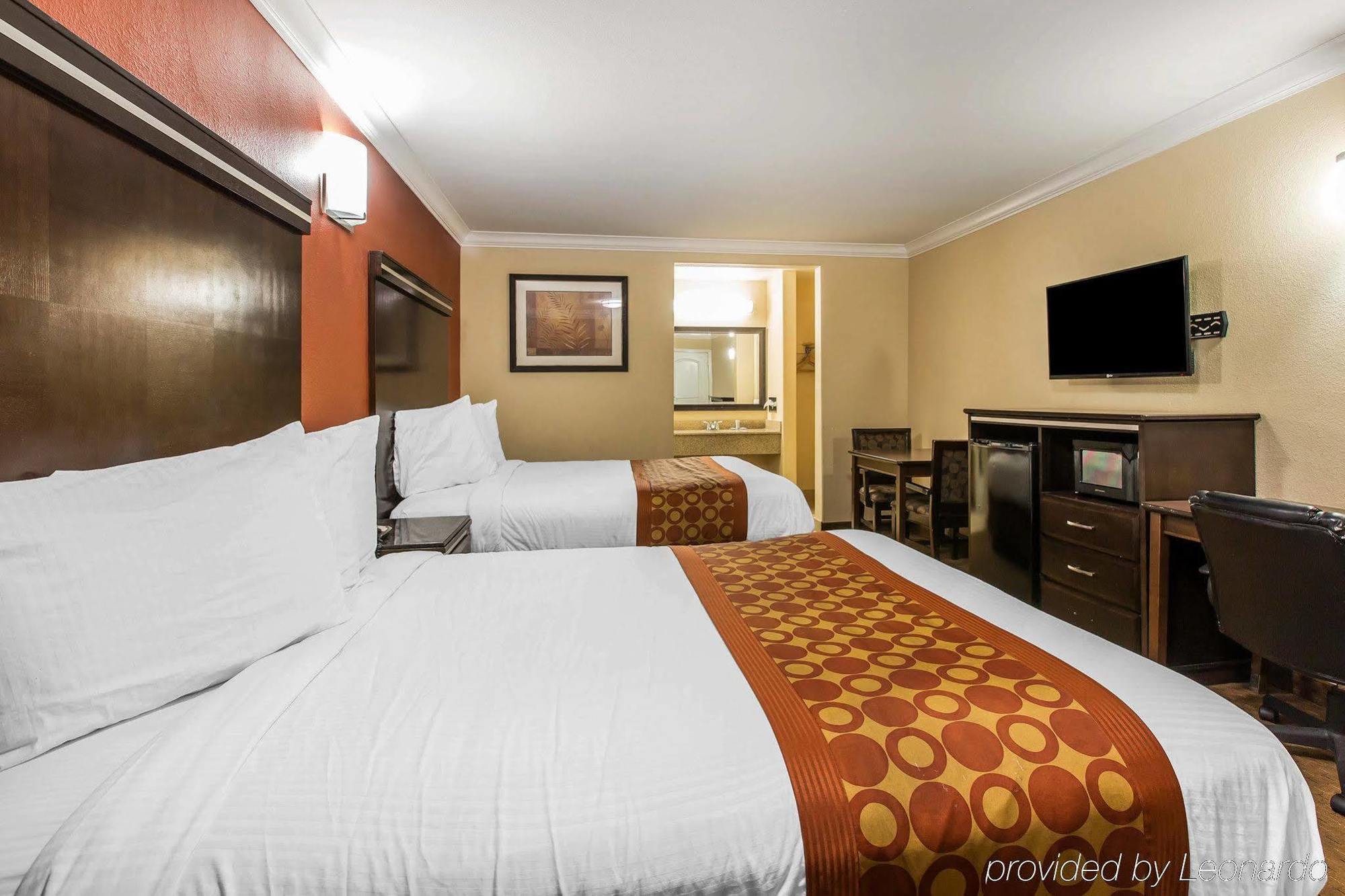 Rodeway Inn & Suites Corona Εξωτερικό φωτογραφία