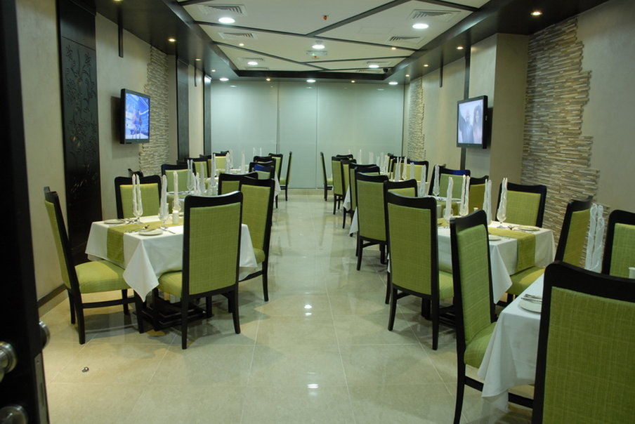 Al Hayat Hotel Suites Σάρτζα Εστιατόριο φωτογραφία