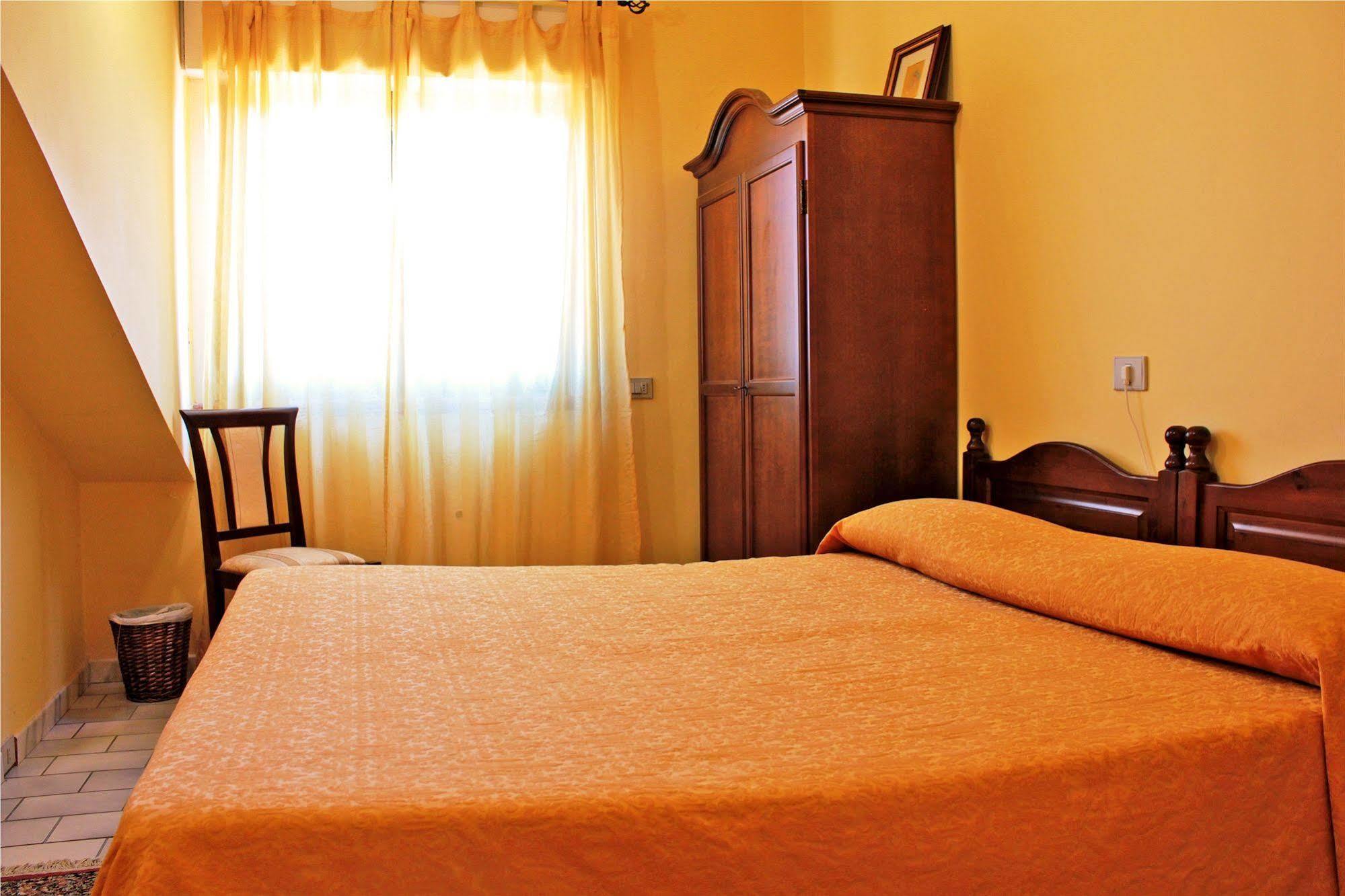Ai Tre Parchi Bed And Bike Bed and Breakfast Randazzo Εξωτερικό φωτογραφία