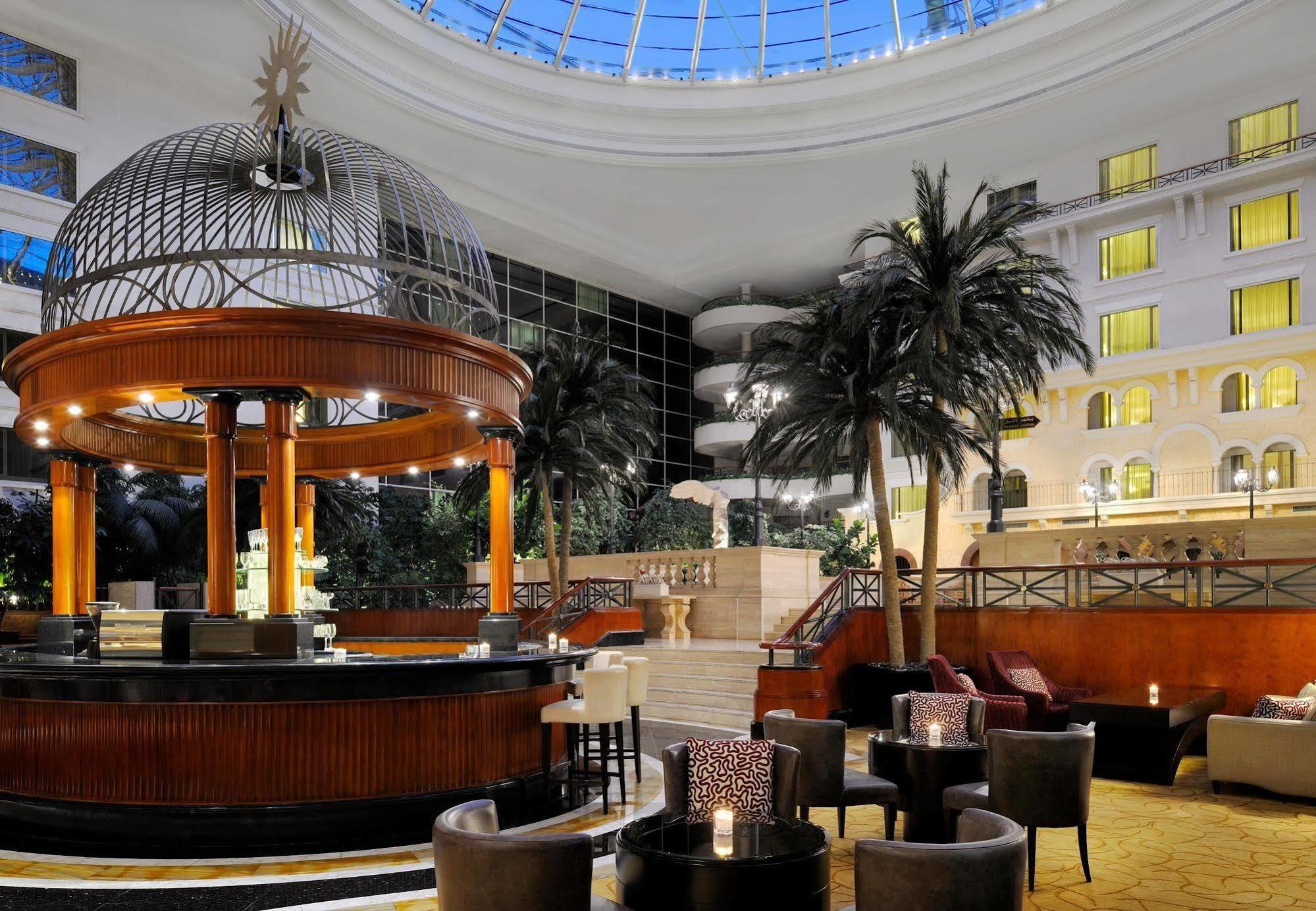 The Bristol Hotel Ντουμπάι Εσωτερικό φωτογραφία