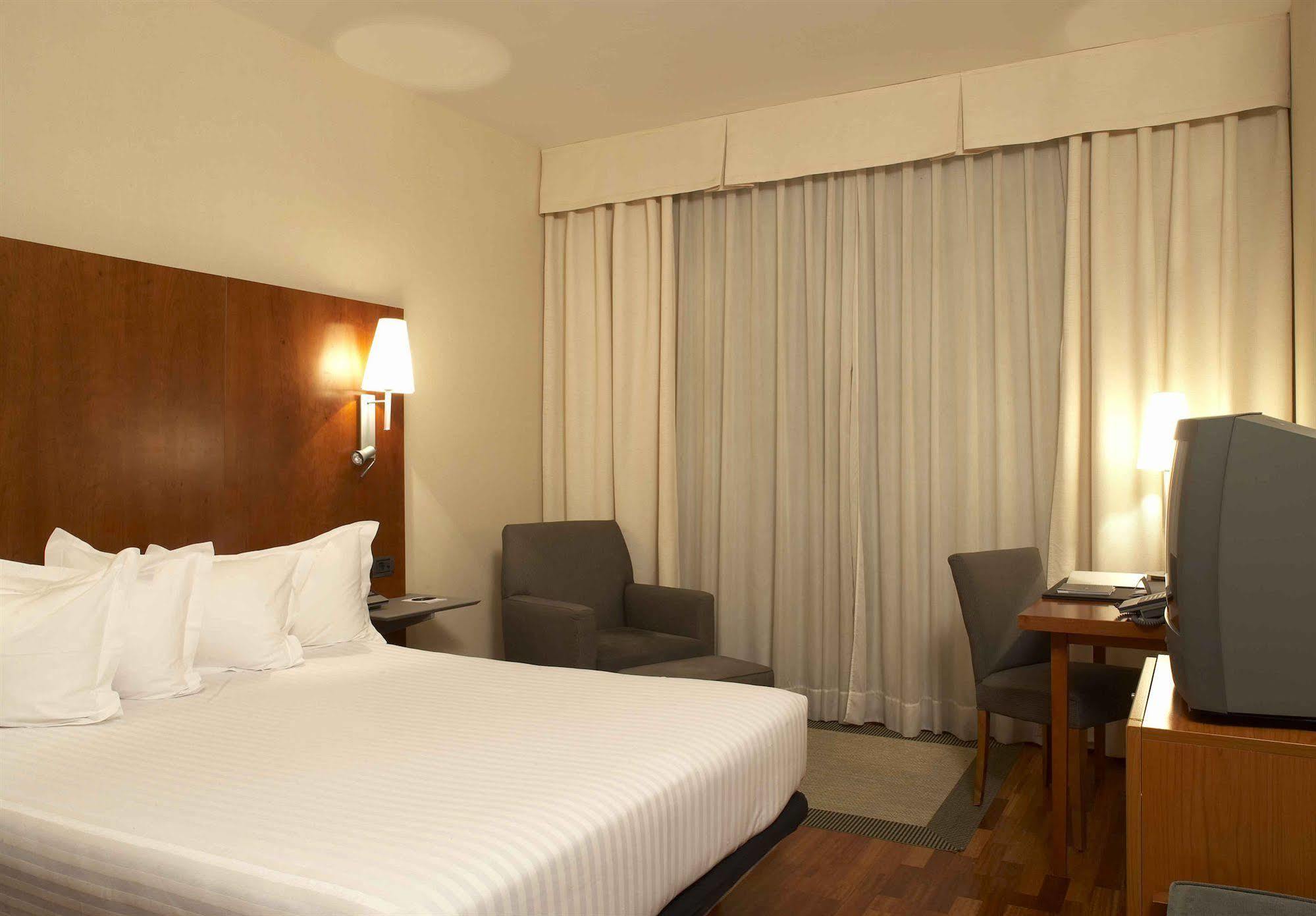Ac Hotel Alcala De Henares By Marriott Δωμάτιο φωτογραφία