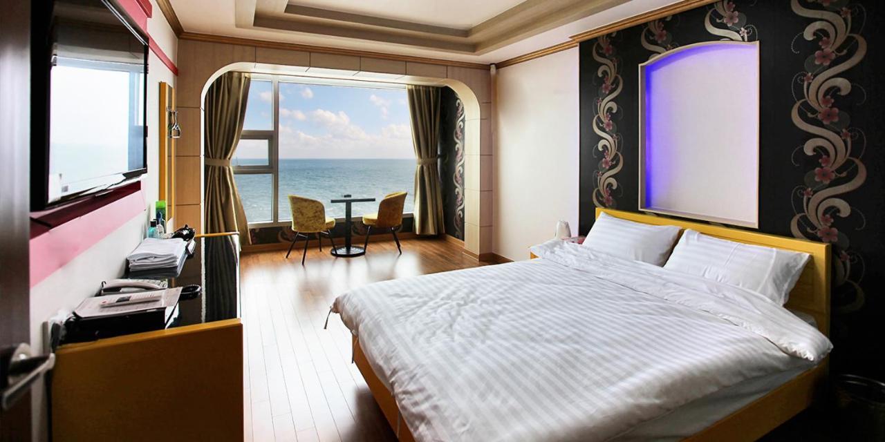 Submarine Resort & Hotel Πόχανγκ Εξωτερικό φωτογραφία