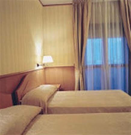 Grand Hotel Ambasciatorii Μπάρι Εξωτερικό φωτογραφία