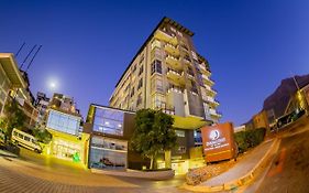Doubletree By Hilton Cape Town - Upper Eastside Ξενοδοχείο Exterior photo