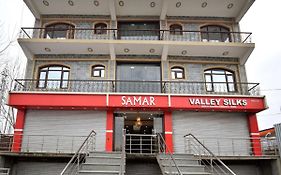 Hotel Samar Σριναγκάρ Exterior photo