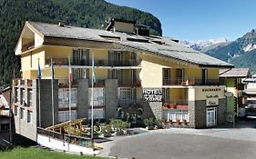 Hotel Bellevue Canazei Exterior photo