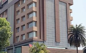 Hotel Yogi Midtown Βομβάη Exterior photo