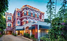 The Astor Ξενοδοχείο Καλκούτα Exterior photo