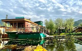 Green Paradise Houseboat - Centrally Heated Σριναγκάρ Exterior photo