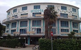 Utopia Beach House Hostel Σίτζες Exterior photo