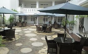 Ramayana Hotel Μακασάρ Exterior photo