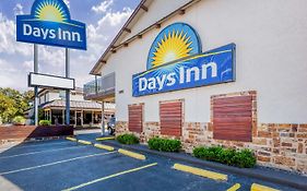 Days Inn By Wyndham Austin/University/Downtown Exterior photo