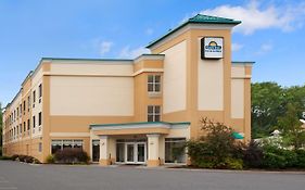 Days Inn & Suites By Wyndham Άλμπανι Exterior photo