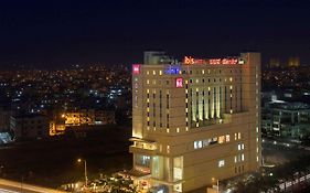Ibis Bengaluru Hosur Road - An Accor Brand Ξενοδοχείο Exterior photo
