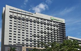 Holiday Inn & Suites Makati Μακάτι Exterior photo