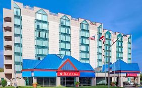 Ramada By Wyndham Niagara Falls/Fallsview Ξενοδοχείο Exterior photo