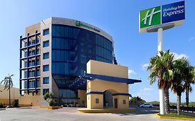 Holiday Inn Express Nuevo Laredo Exterior photo