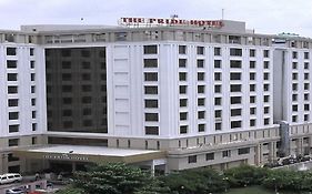 Pride Plaza Hotel, Αχμπανταμπάντ Exterior photo