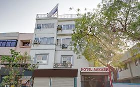 Itsy Hotels Aakash,100 Mts From Sardar Patel Stadium Αχμπανταμπάντ Exterior photo