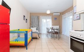 Family Inn Apartments&Suites Νέος Μαρμαράς Exterior photo