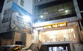 Hotel The First By Goyal Hoteliers Agra  Exterior photo