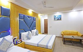 Hotel Preet Palace -5 Mints Walk From Nizamuddin Railway Station Νέο Δελχί Exterior photo
