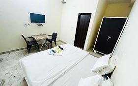 Holiday Inn Νέο Δελχί Exterior photo