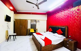 Hotel Bashistha - 2Mint Walk Nizamuddin Railwy Νέο Δελχί Exterior photo