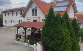 Hotel Orlan Μπρατισλάβα Exterior photo