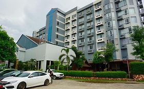 Thepnakorn Hotel Μπούρι Ραμ Exterior photo