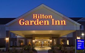 Hilton Garden Inn Milwaukee Northwest Conference Center Exterior photo