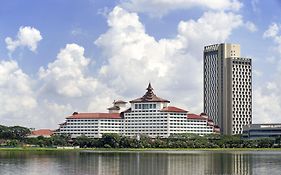 Sedona Hotel Γιανγκόν Exterior photo